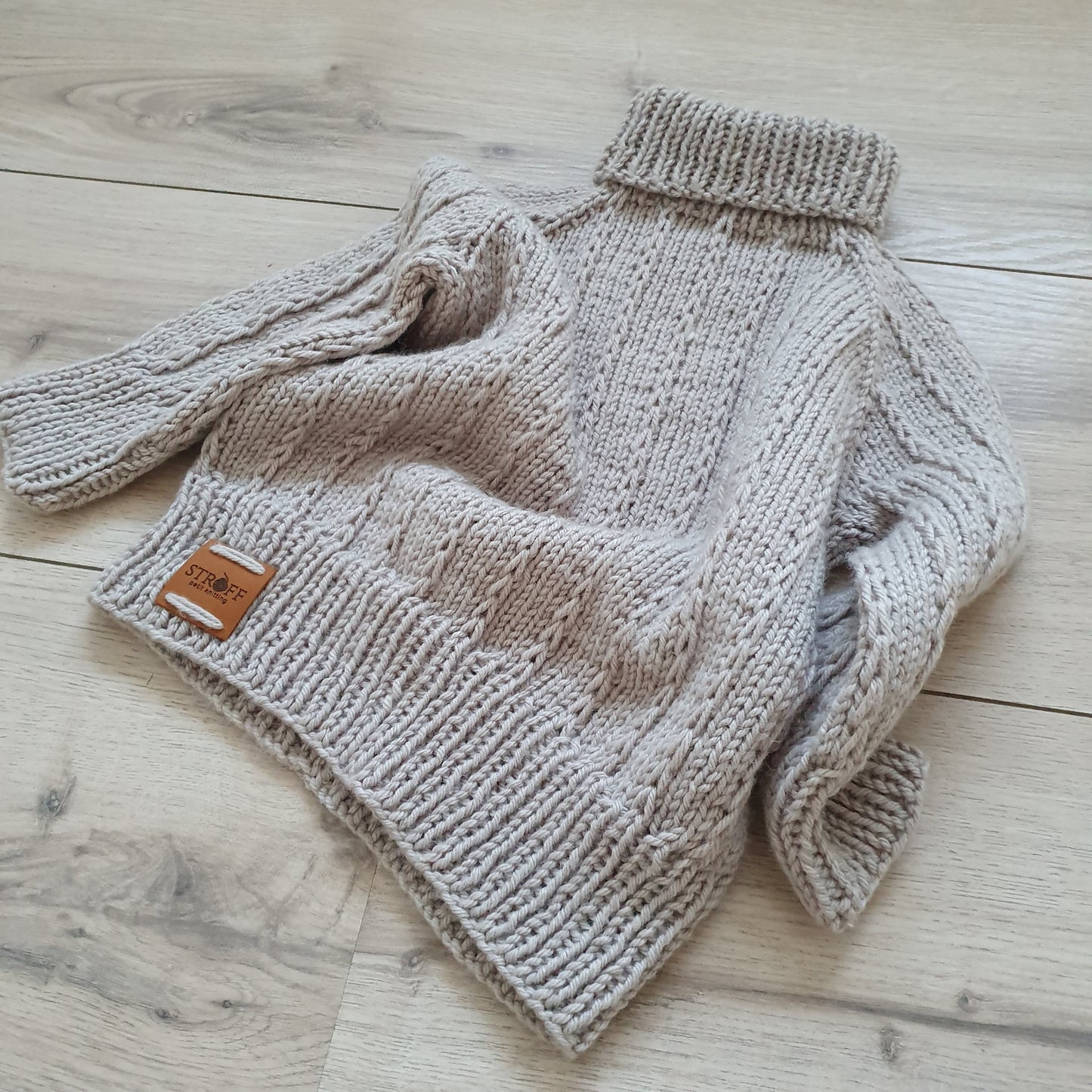 Nótt eftir nótt krakkapeysa